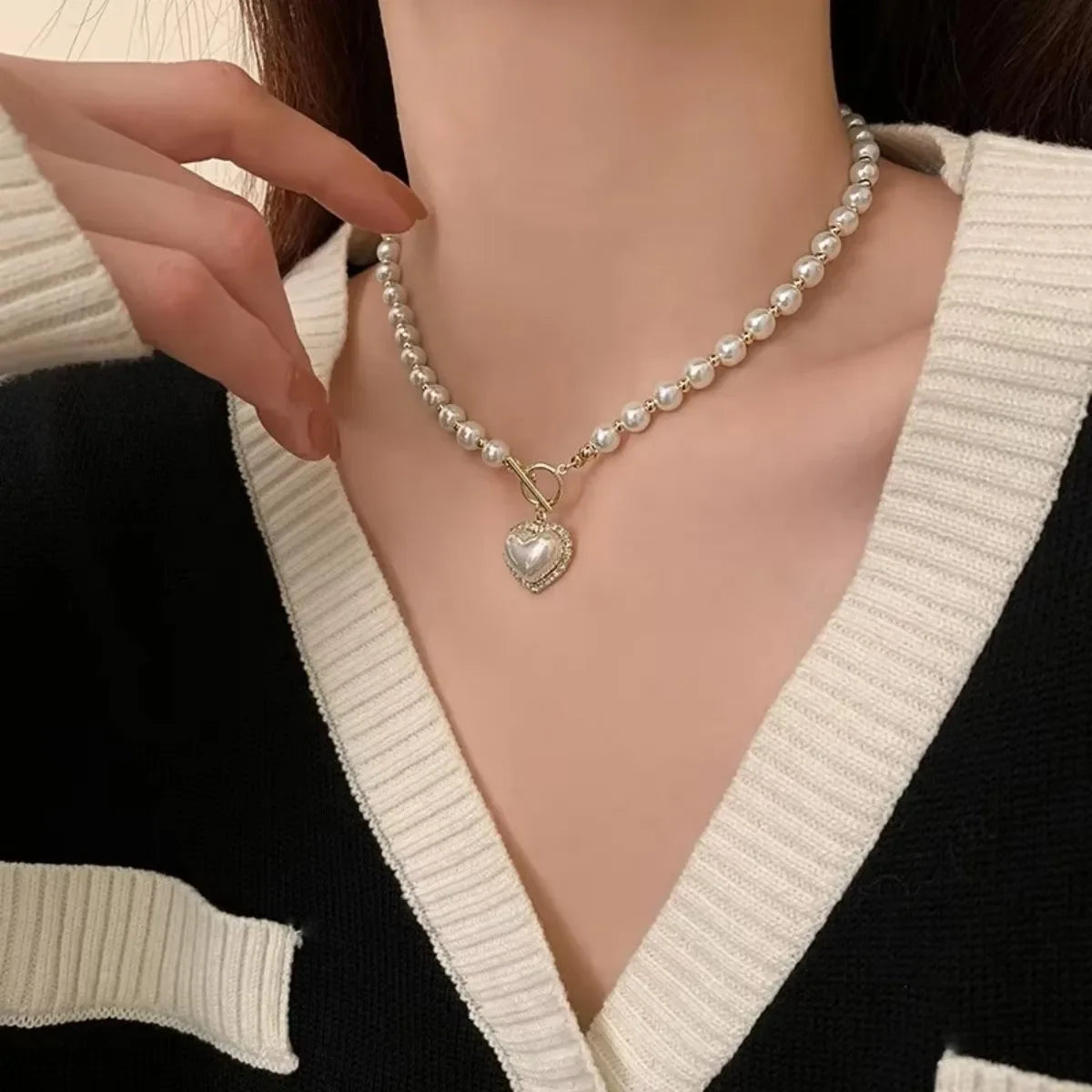 Heart Pendant Pearl Necklace